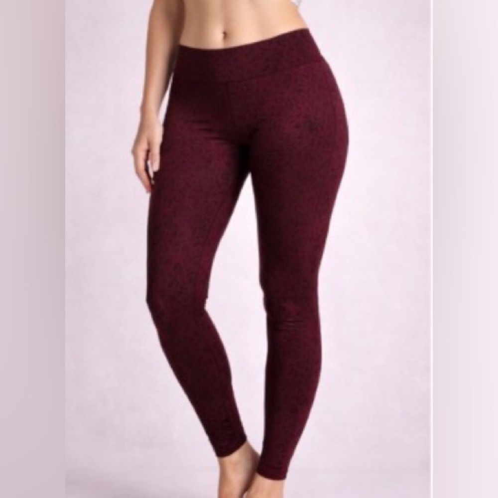 Lululemon Women's Burgundy Leggings